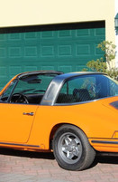 Porsche 911 T Targa 2.2 L in signalorange