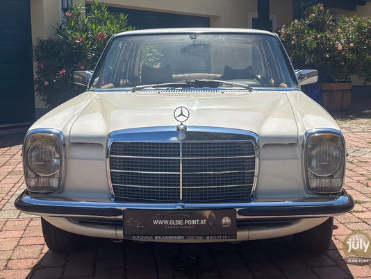 Mercedes Benz 240D W115 - Strich Acht als Daily Driver