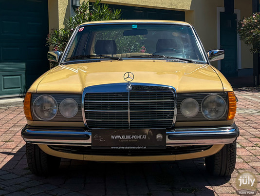 Mercedes Benz 230 W123