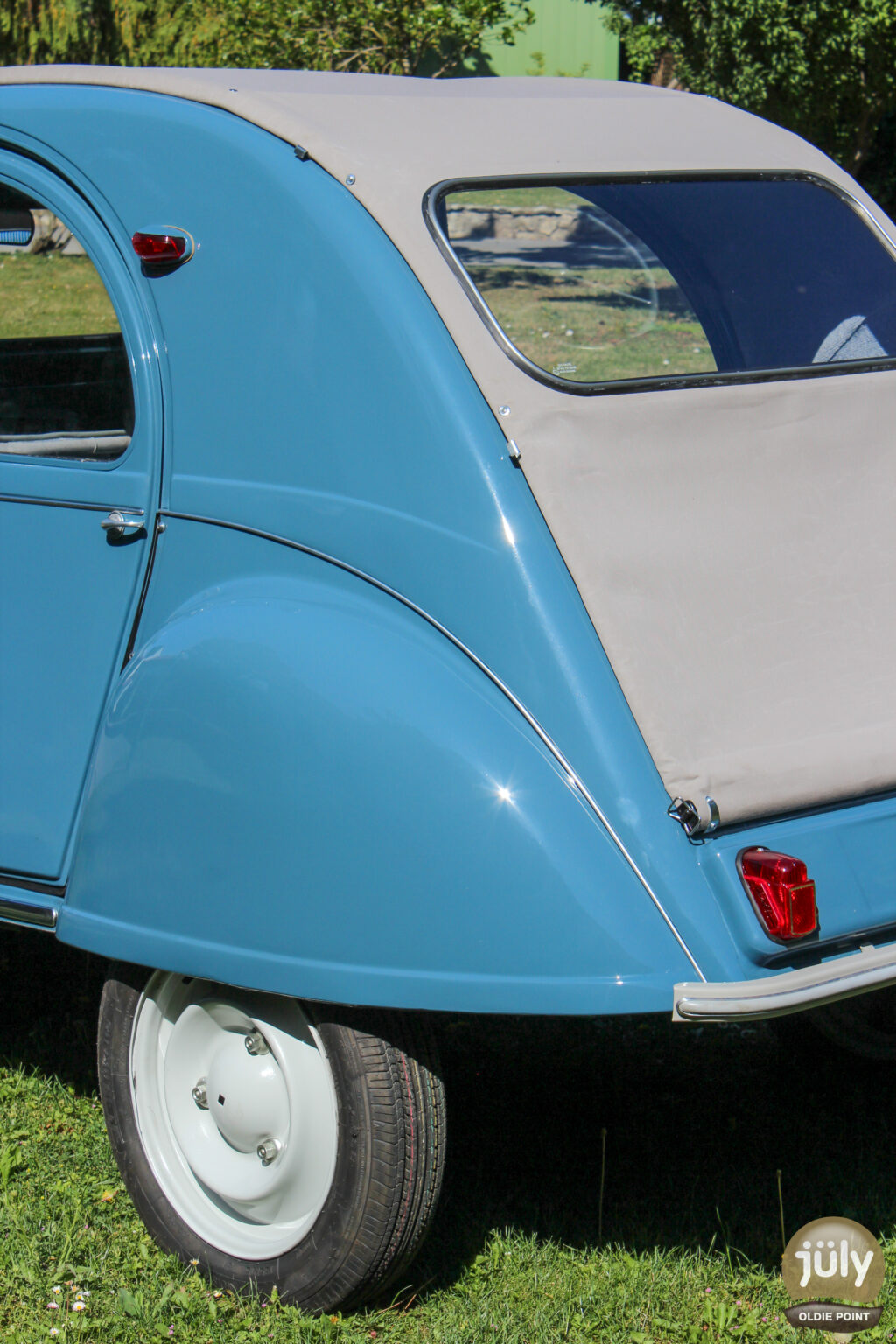 Citroen 2 CV-09