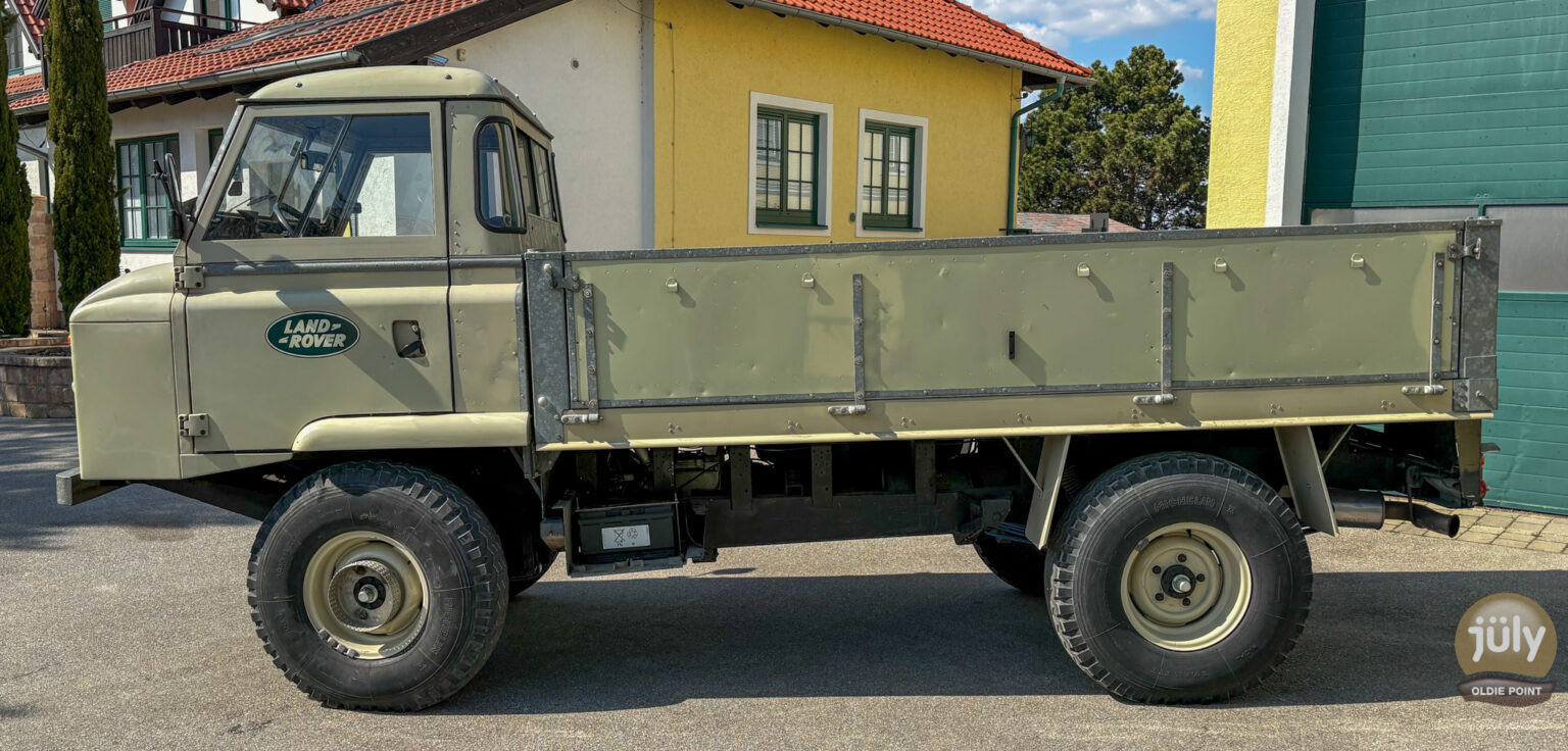 Land Rover 110 IIB Forward Control Langes-3