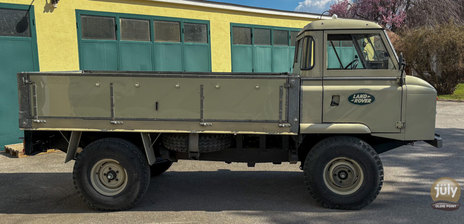 Land Rover 110 IIB Forward Control Langes-8