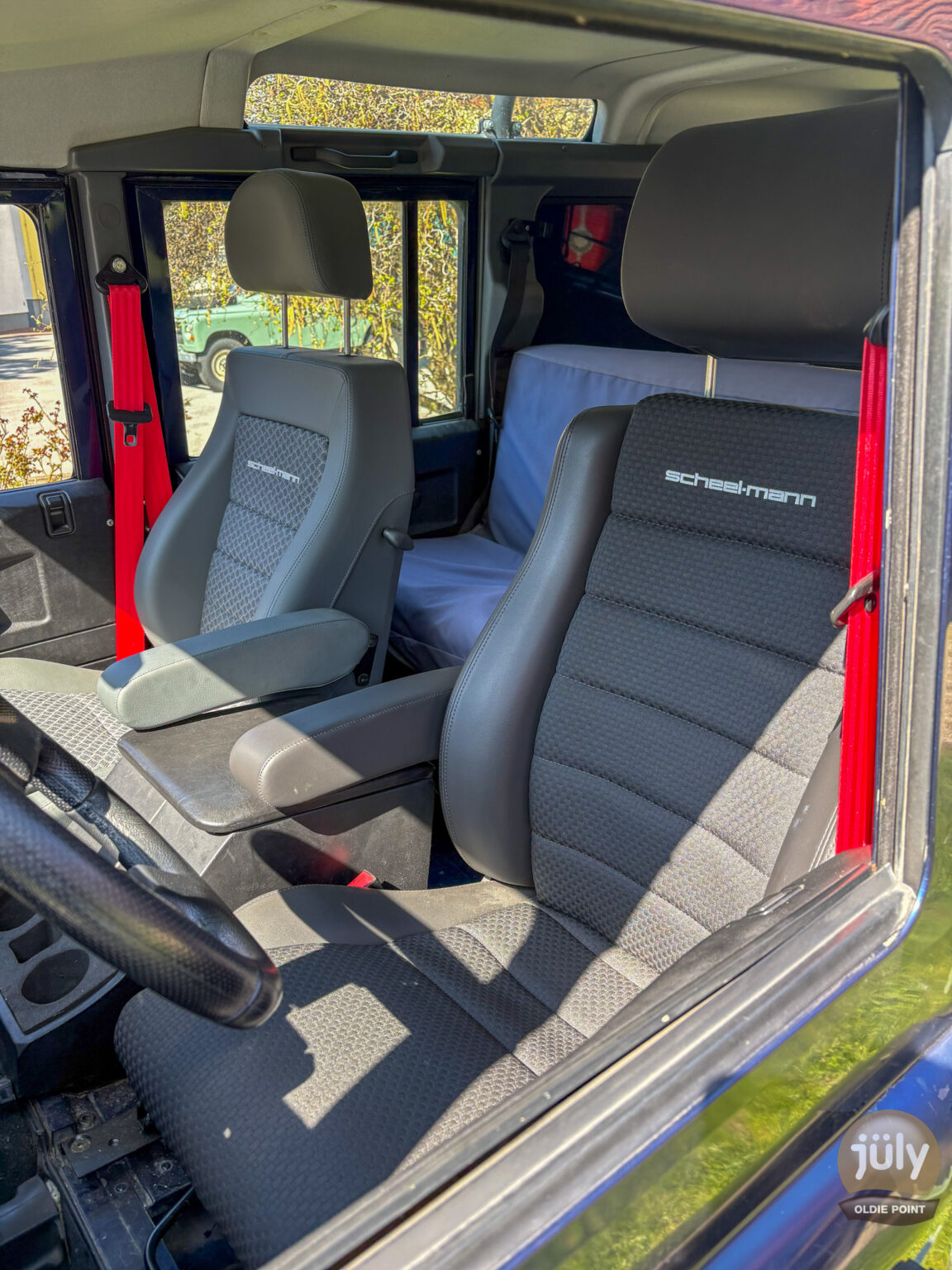 Land Rover Defender 110 SW Langes-11