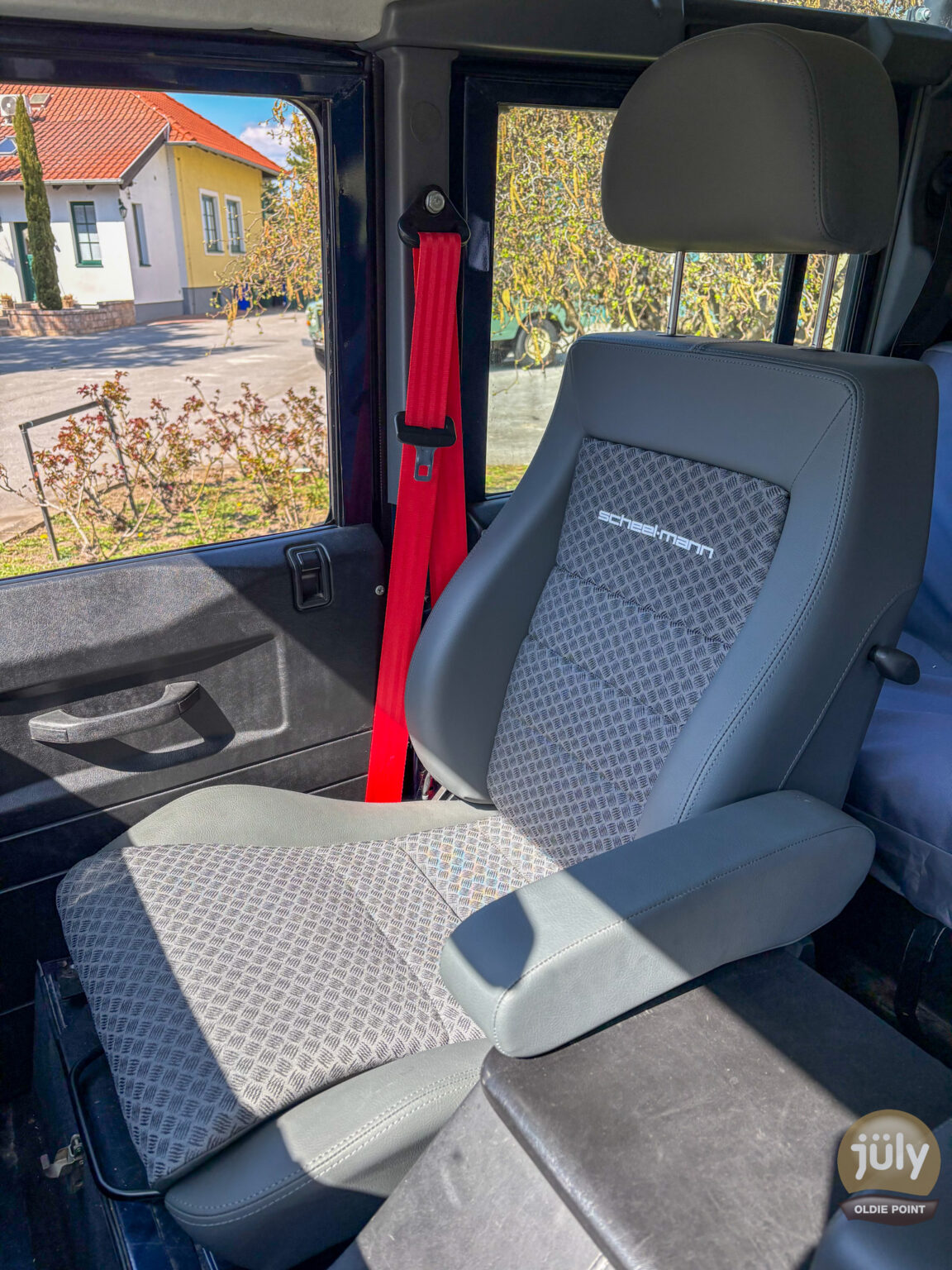 Land Rover Defender 110 SW Langes-12