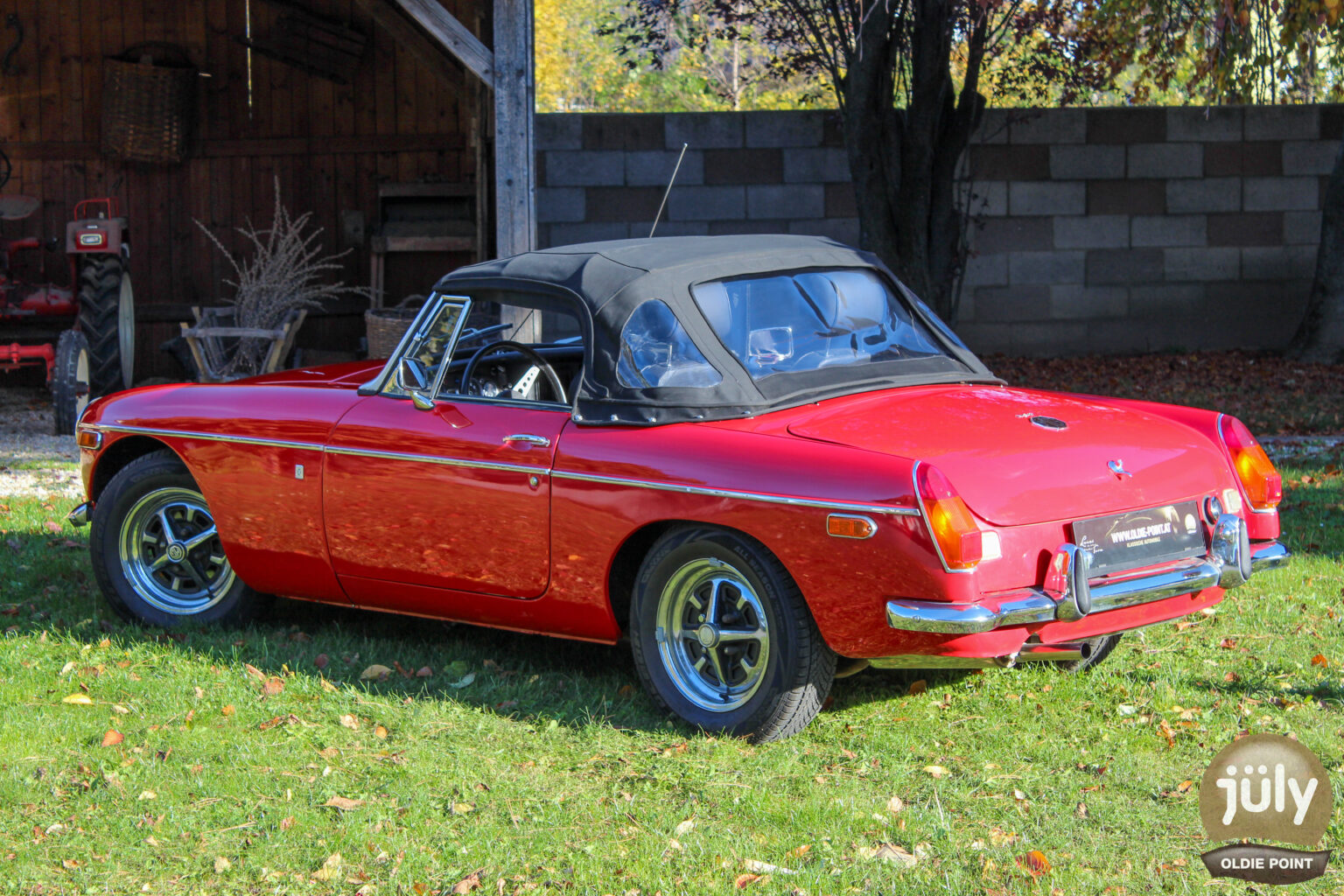 MG B Roadster Pikart-01
