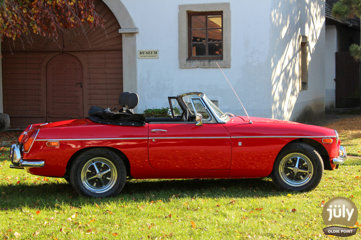 MG B Roadster Pikart-12