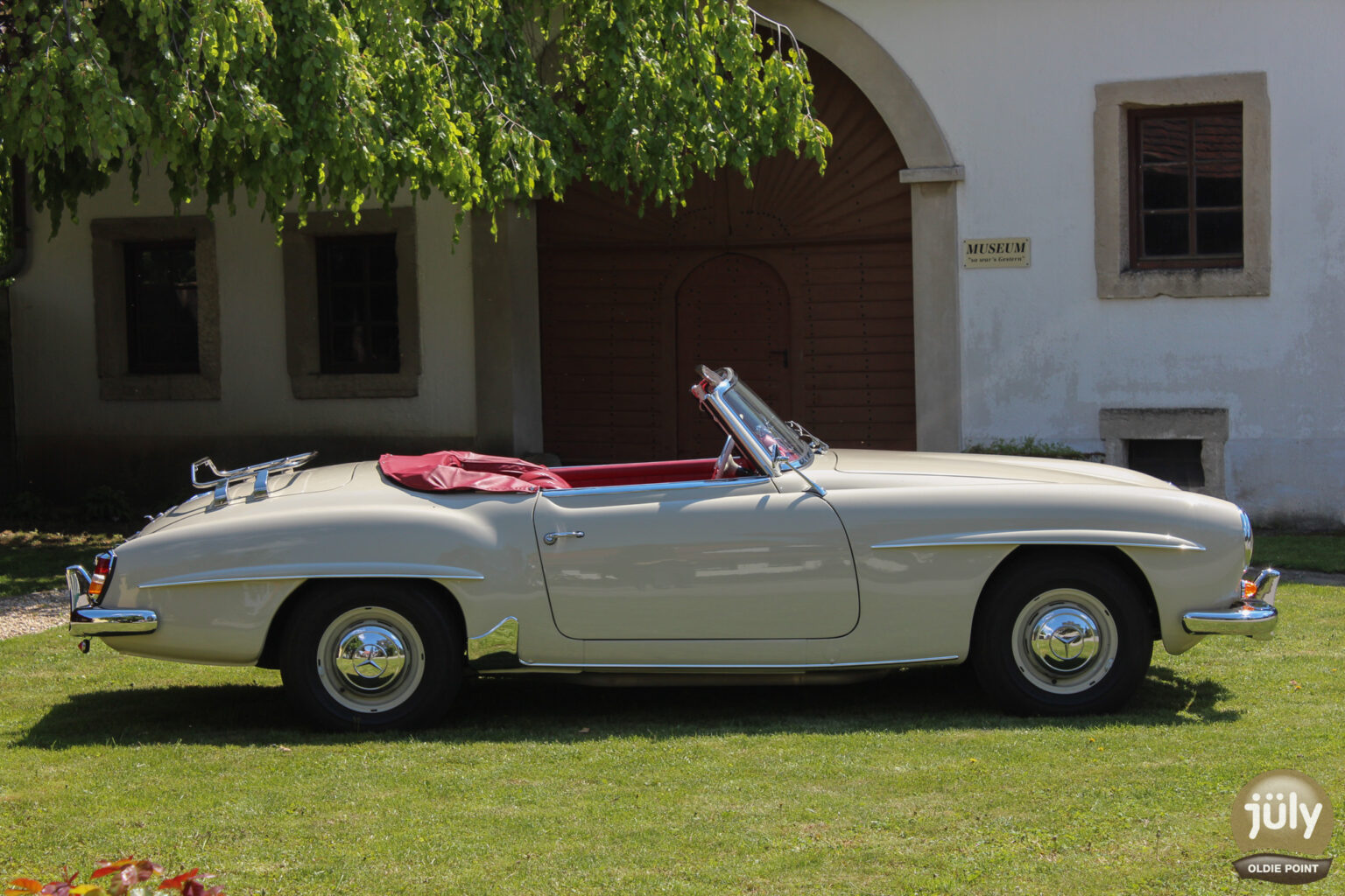Mercedes 190 SL_Oldie_Point-18