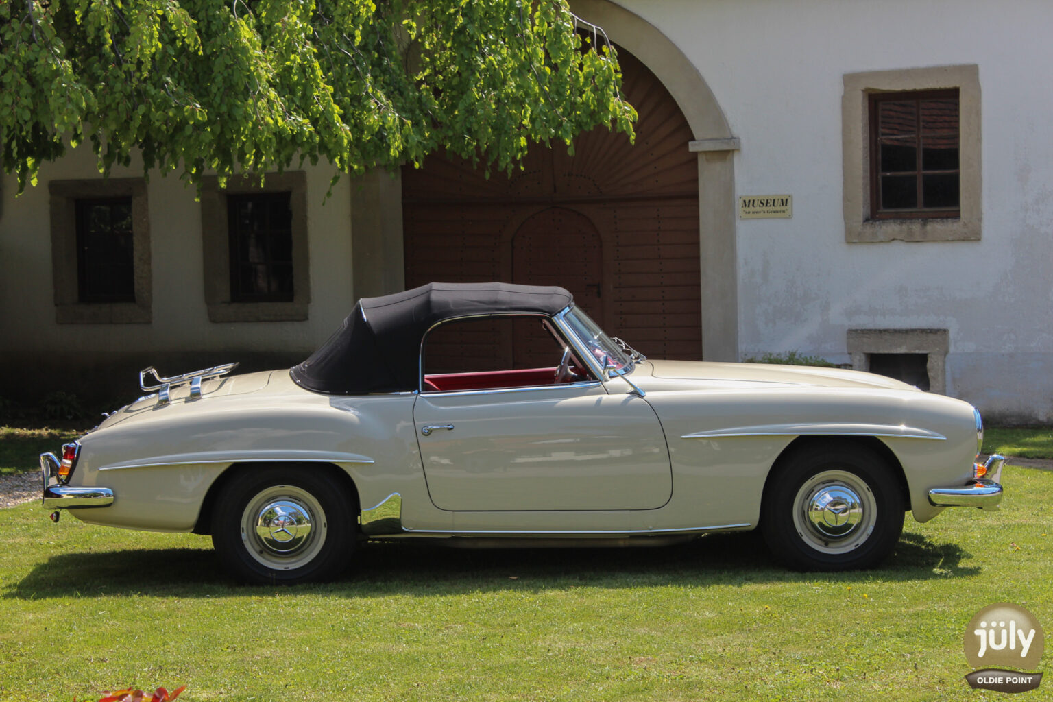 Mercedes 190 SL_Oldie_Point-25