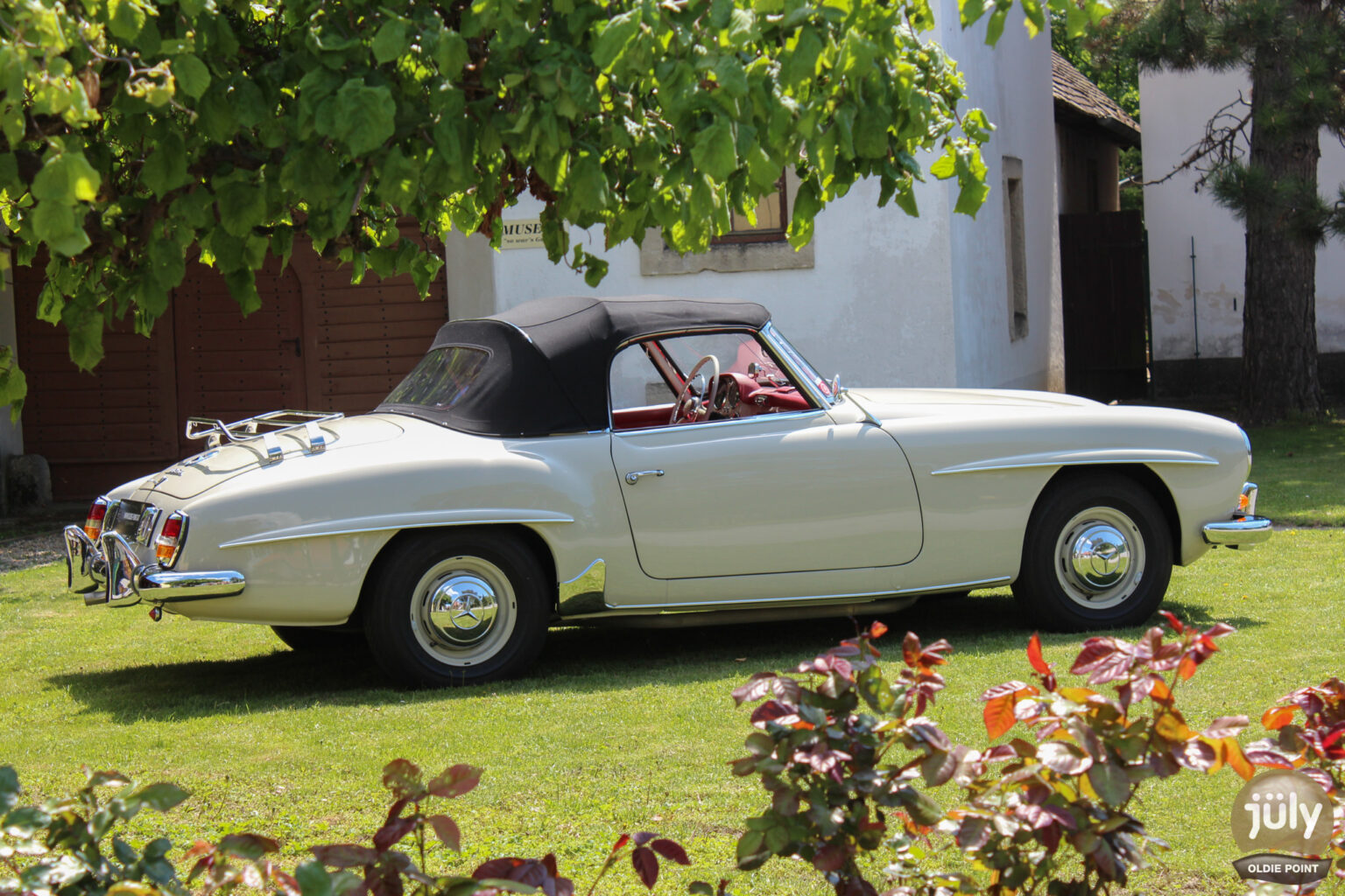 Mercedes 190 SL_Oldie_Point-26